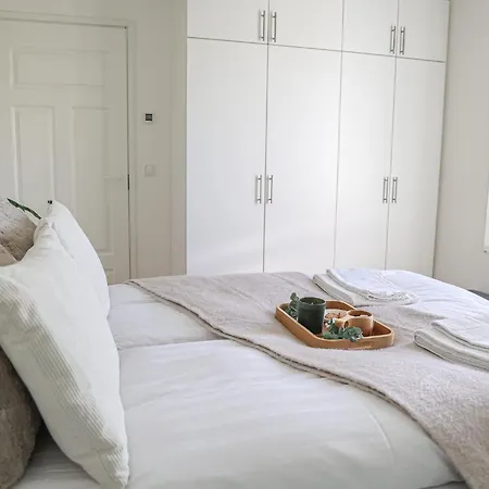 Daire Aurora By Booklapland